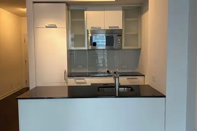 Image de Toronto’s most centrally located downtown! Walking distance to Cn Tower