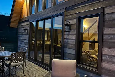 Image de Beautiful cozy cabin located on the snowmobile trails in Grand Lake! \n