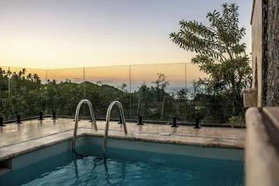 Image de Luxury For The Entire Family and More.
