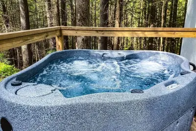 Image de Trillium Tiny Home with Hottub - Pet Friendly