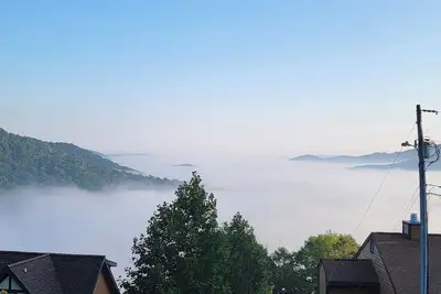 Image de Quaint Mt. Mitchell Condo