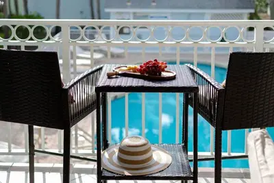 Image de Charming 2-Level Home Combo w/ Beach Gear & Pool