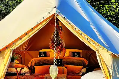Image de Cayo ~ Retreat Luxury Bell Tent Glamping With Bespoke Private Bathroom\/Wetrooms