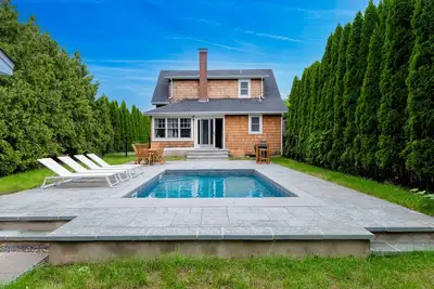 Image de Cozy Greenport Cottage | House in Greenport with a private pool & sauna