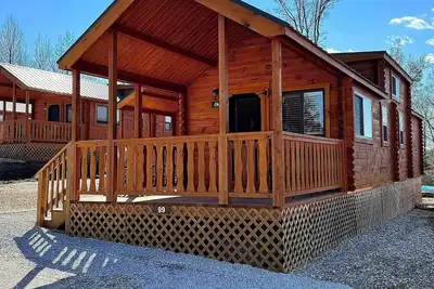 Image de Cozy Cabin with Private Resort Amenities: Walking Distance to Lake James