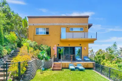 Image de Casa Real | House in La Jolla with ocean & mtn views, deck, game room, grill