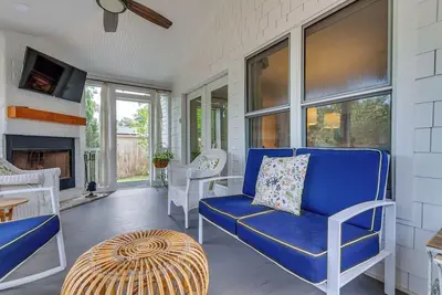 Image de Pensacola Paradise: Furnished Deck & Gas Grill!