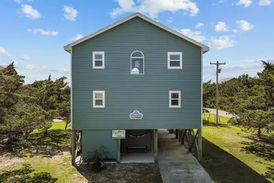 Image de Canalfront 4 bedroom pet friendly avon home