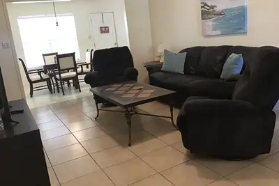Image de Single Family Home Mango Ct.