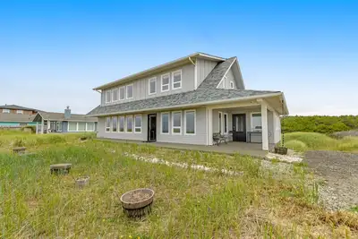 Image de Blue Ocean Lodge | Oceanfront house in Westport with beach access, W/D