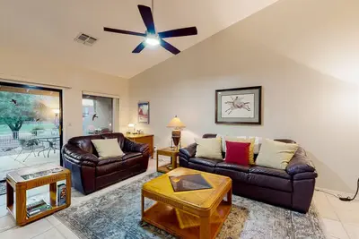 Image de Tucson National #8689 | Townhouse in Tucson with pool, golf, hot tub, & W/D
