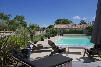 Image de Ensemble de 2 Villas avec Piscine Chauffée au Cœur d'une Propriété Privée