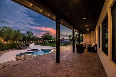Image de Cave Creek Tranquility- Perfect for groups, Mountain Views, Sunsets, Private Pool!