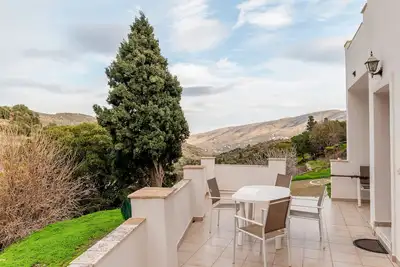Image de Maison de vacances 'Moraki Apartment 1 Andros' avec terrasse privée, jardin partagé et Wi-Fi