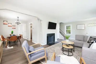 Image de Modern 3br home next to park, office space, & more