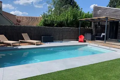 Image de Jolie maison proche de Tours avec piscine chauffée et terrasse privée