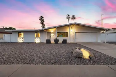 Image de Desert Mirage: Retro Chic w/ Pool, Grille & Bocce