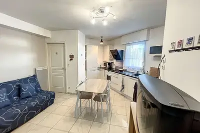 Image de Appartement cosy Ă Granville, proche plage pour 2 personnes avec WiFi et parking