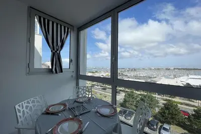 Image de Appartement La Rochelle, plage à 100m, parking gratuit, lumineux, cuisine équipée