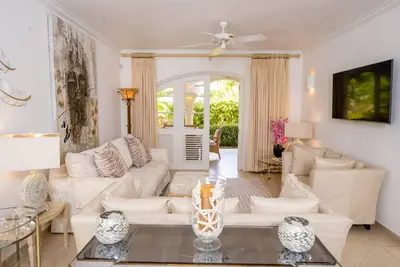 Image de Sugar Hill B106 2br in St. James by Personal Villas - Captivating Scenery