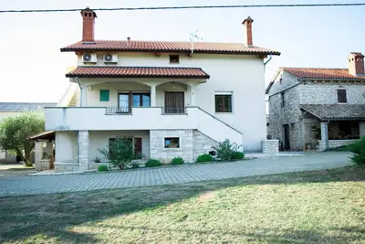 Image de Appartement de vacances Zminj pour 1 - 6 personnes avec 3 chambres à coucher - Appartement de vacanc