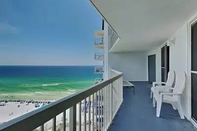 Image de Pelican Beach #1812 | Beach Views, Pool, Gym!