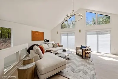 Image de Juniper Presents: Gorgeous Swiss Chalet on Art Coast of Michigan