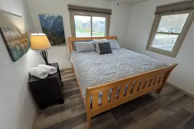 Image de Des Moines Entire home 3 Bdms King; Queen; Twins quiet near High Trestle Trail