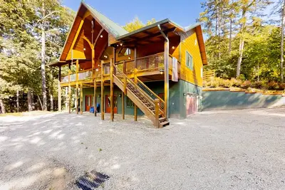 Image de Nature's Edge | House in Franklin with a wood stove & mountain views