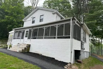 Image de Amazing getaway place 3 bedrooms apartment. Up State, E unit top floor.