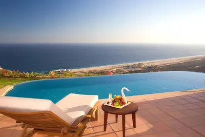 Image de Exquisite Cabo Retreat: Discover Unparalleled Luxury