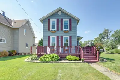 Image de Vermilion Home - Walk to Main Street Beach!