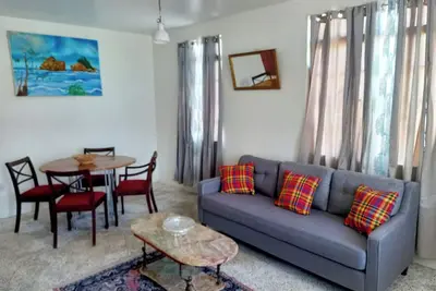 Image de Comfortable, local home with A\/C and private verandah