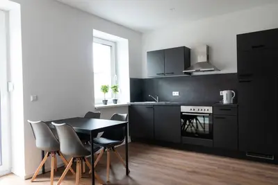 Image de Appartement-Moderne-Salle de bain privée séparée-Balcon