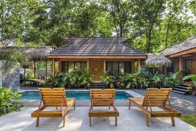 Image de Casa Rio ~ close to beach + sleeps 14!