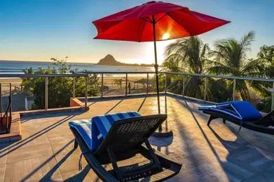Beautiful Beachfront Home on Stone Island