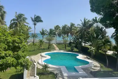Image de Magnifique Villa  au bord de la mer avec piscine