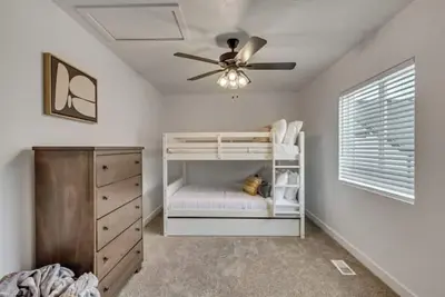 Image de New Luxury Home w\/ Master Suite