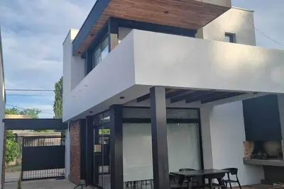 Image de Maison privée / Vues, jardin et couchers de soleil à Mendoza!