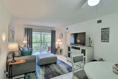 Image de One Bedroom Condo at White Sands Village
