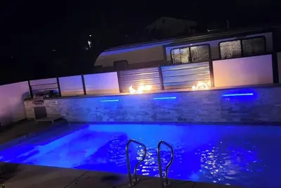 Image de Private Poolside Oasis