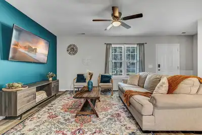 Image de Central Work-Friendly Stay ★ 1 mi Uncw ★ 4 mi Beach