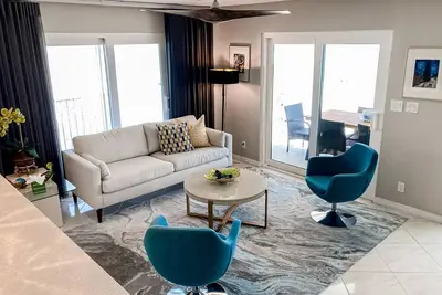 Image de Arena de Madeira, Unit 301 | Condo in Madeira Beach steps from the sand