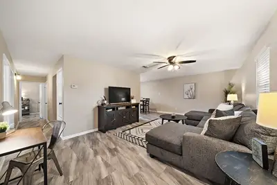 Image de Tranquil Beach Retreat - Steps to Seabrook