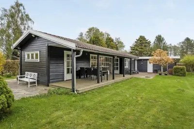 \"Kate\" - 1km from the sea by Interhome