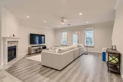 Image de Captivating 4br Haven with Park View near Dt