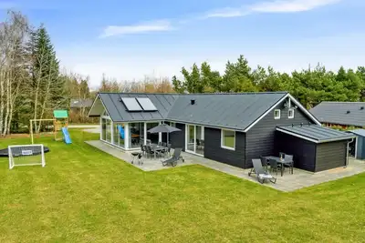 Image de \"Human\" - 10. 5km from the sea by Interhome