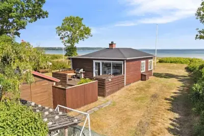 Image de \"Mirkka\" - 50m from the sea by Interhome