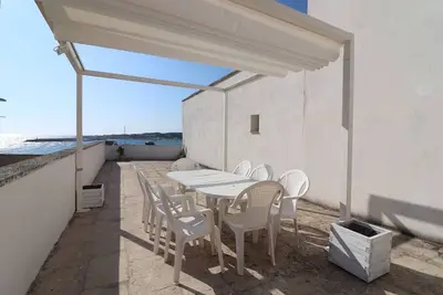 Image de Maison de vacances 'Casa Vacanza Giulia Otranto' avec vue mer, terrasse privée et climatisation