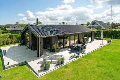 Image de \"Kjell\" - 100m from the sea by Interhome